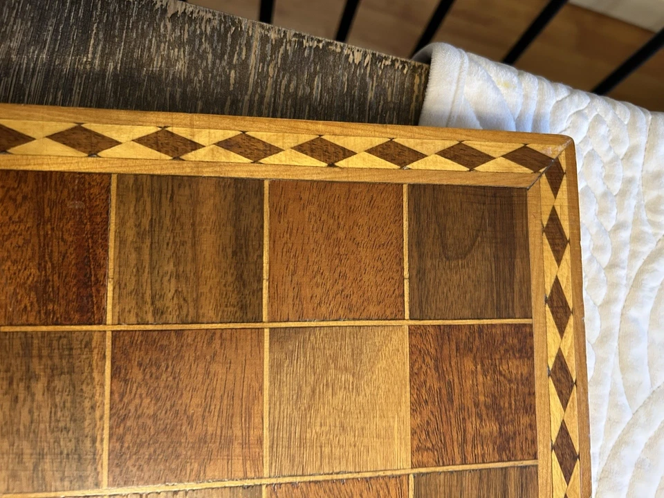 "Tablero de ajedrez vintage hecho a mano con incrustaciones de madera 16,5""x17""" Foto 4 de 4