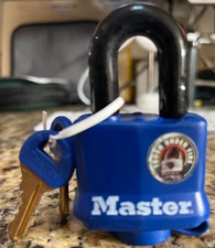 Master Lock Weather Resistant Keyed Padlock 1 1/2 Inch 3COVKA 2 KEYS NEW
