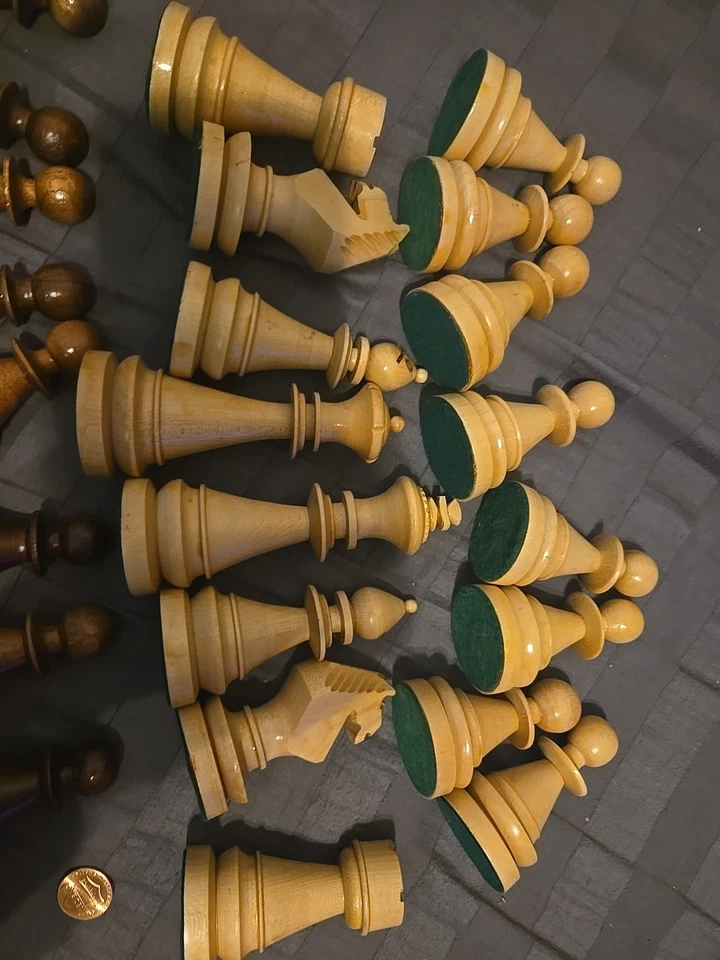 Large Wooden Handmade Chess Pieces Black And White Classic Style 32 Pcs Full Set - Image 3 of 3