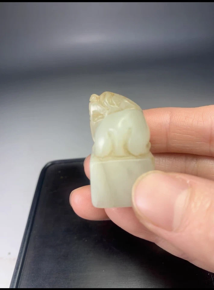 Sello bestia jade Foto 4 de 4