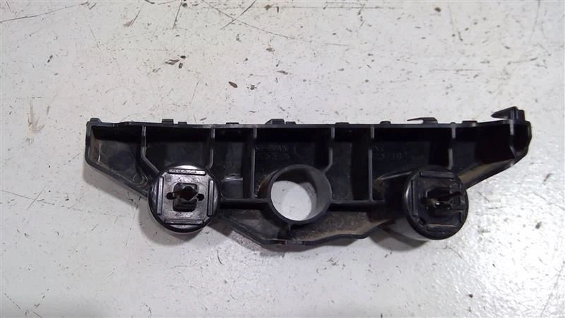 SOPORTE PARACHOQUES DELANTERO IZQUIERDO NISSAN VERSA 2020-2022 OEM 62225-5EE0A Foto 3 de 4