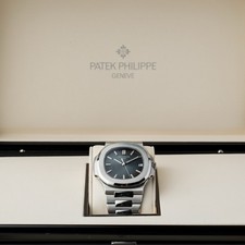 Patek Philippe Nautilus 5711/1A-010 Stainless Steel Blue Dial Complete Set 12
