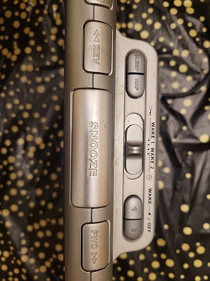 Radio Reloj Despertador RCA AM/FM Pantalla Digital Modelo RP5420A Batería Respaldo ¡Nuevo! Foto 2 de 4