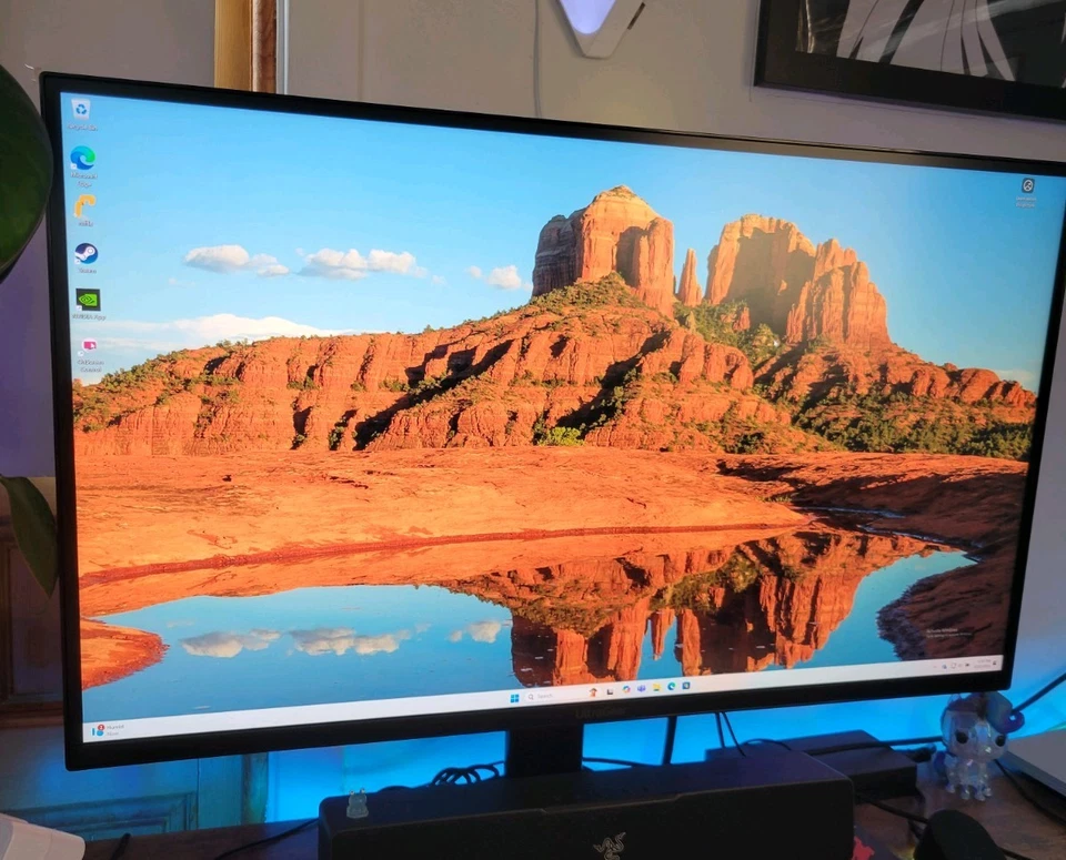 LG UltraGear 32GQ950-B 32" 4K UHD LED IPS Monitor 144Hz HDR - Image 3 of 4