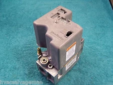 Honeywell SV9520H8042 smart valve NAT gas valve Lennox 20430701 28M95 28M9501