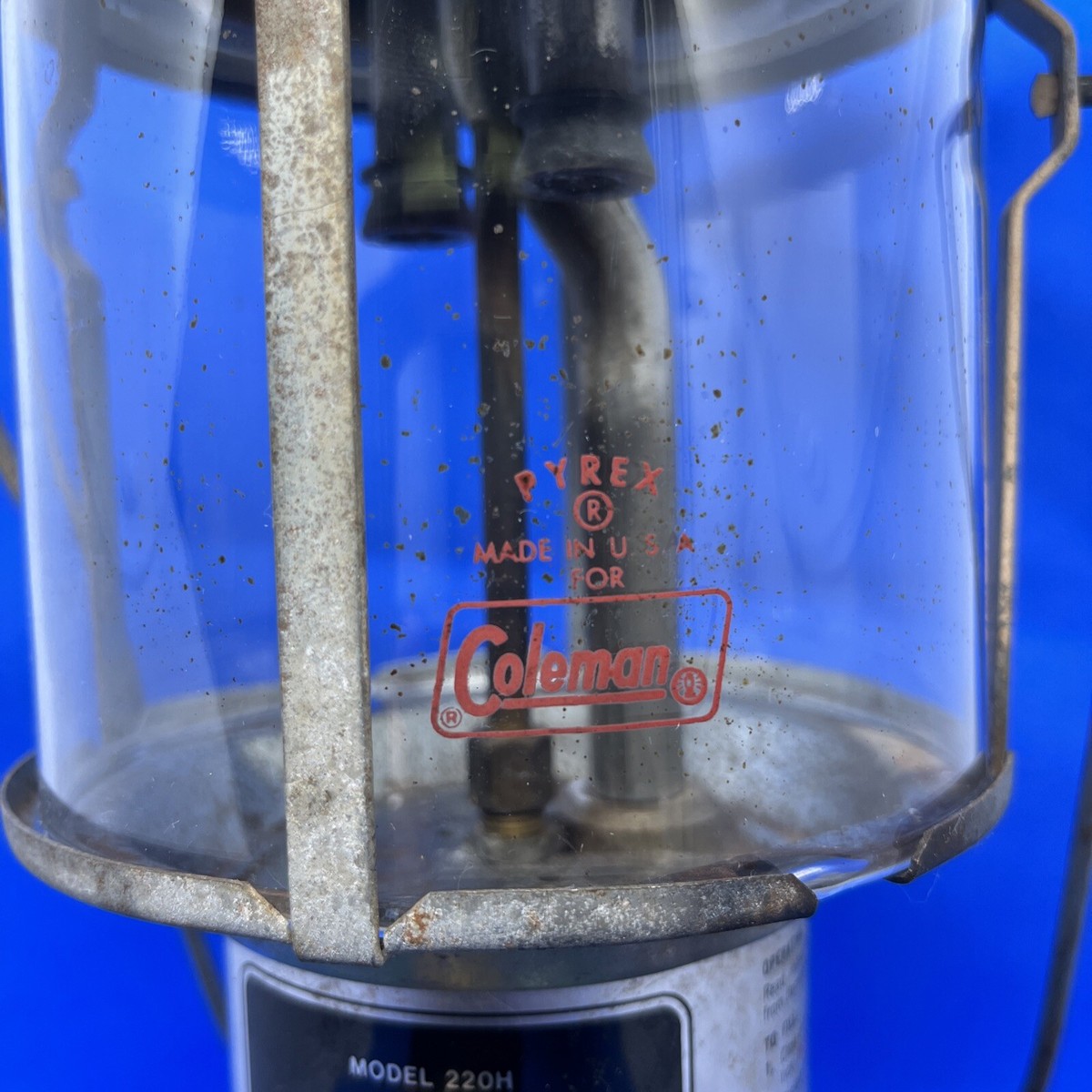 VINTAGE COLEMAN 220h LANTERN Green Camping Light Lamp W/ Box VINTAGE COLEMAN 220h LANTERN Green Camping Light Lamp W/ Box