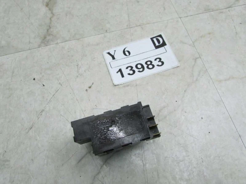 Mercedes-Benz ML320 1998-2005 caja de fusibles relé enchufe conector puerto OEM 163545332 Foto 3 de 4