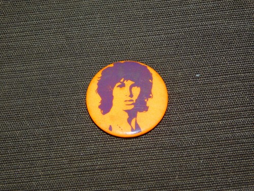 VINTAGE ROCK N ROLL 1 1/4" ACROSS JIM MORRISON THE DOORS METAL PINBACK BUTTON - Picture 6 of 6