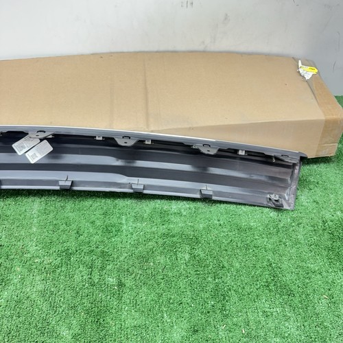15-20 Suburban/Tahoe/Yukon Rear Bumper Fascia Chrome Step Pad OEM 84277154 - Picture 8 of 10
