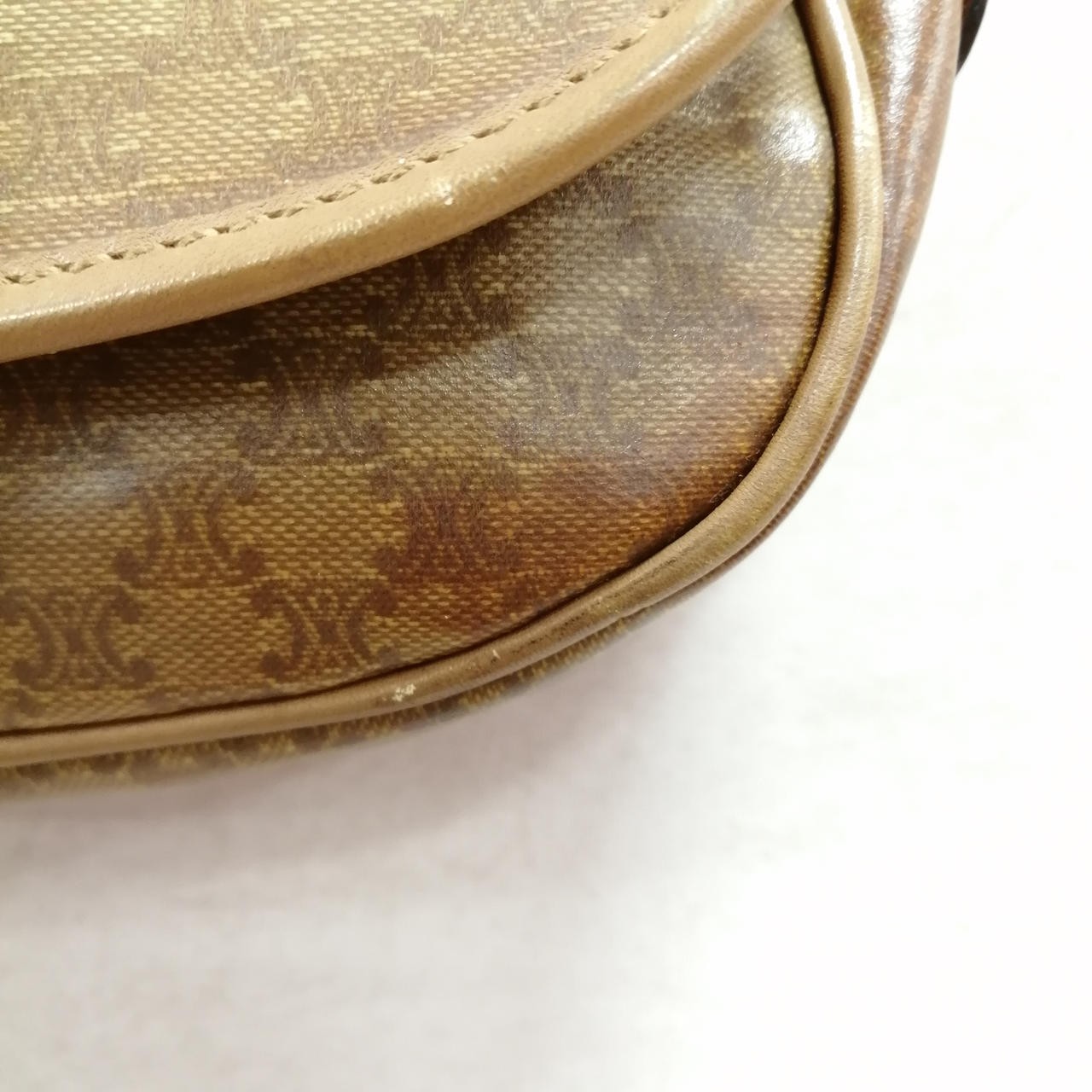 Macadam Pattern Shoulder Bag Model Number M04 Bei… - image 6