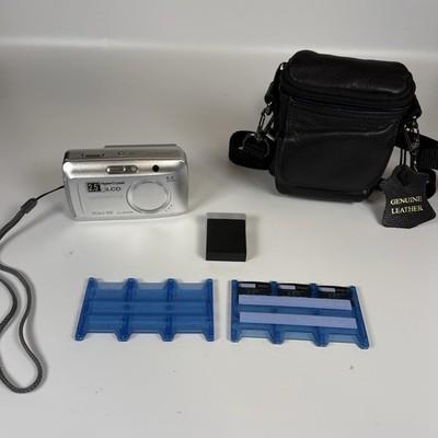 Olympus Stylus 500 5.0MP Digital Camera Bundle Silver All-Weather Delkin Case