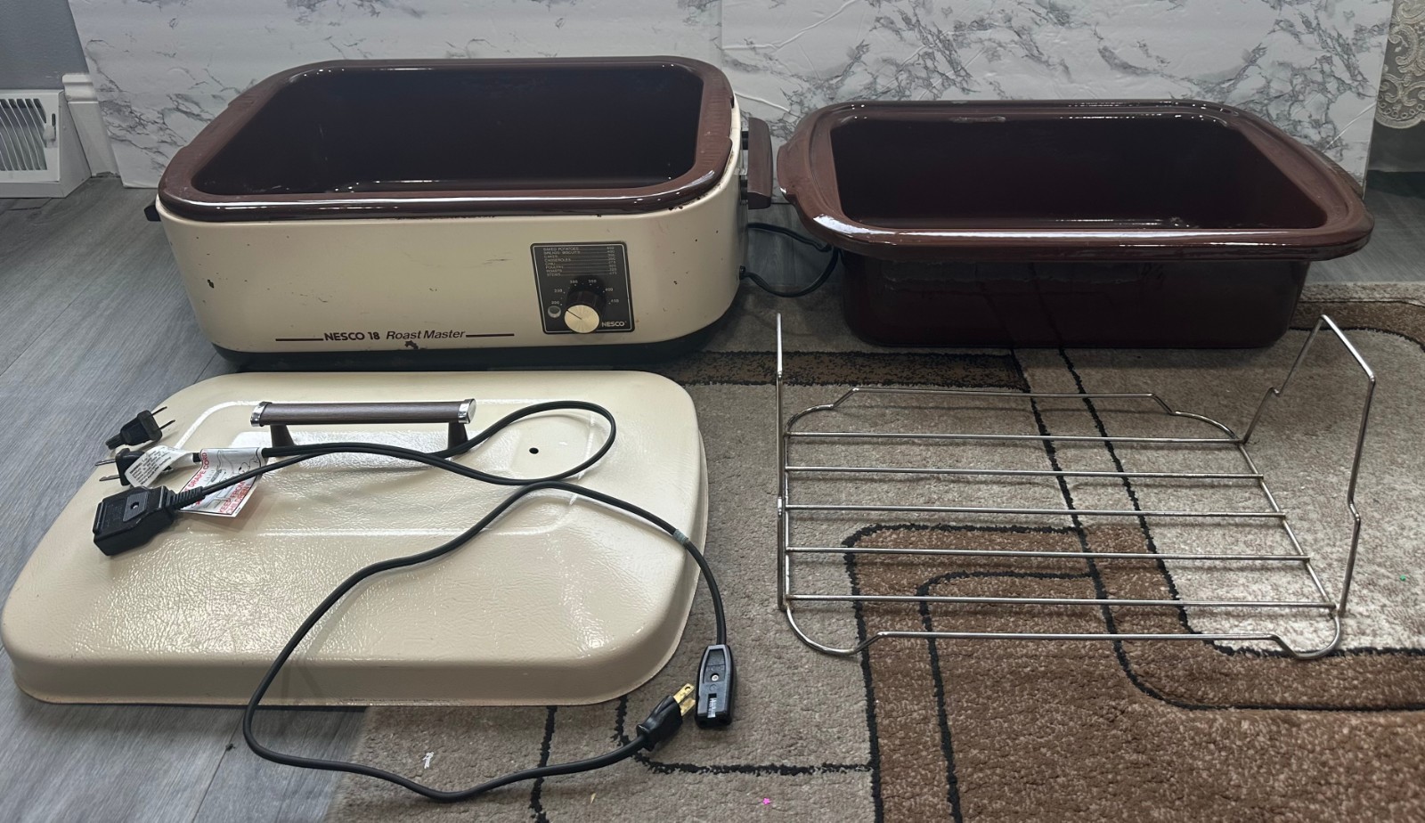 Vintage Slow Cooker Nesco 18 RoastMaster 18 Quart Roaster Oven w/ Rack RARE