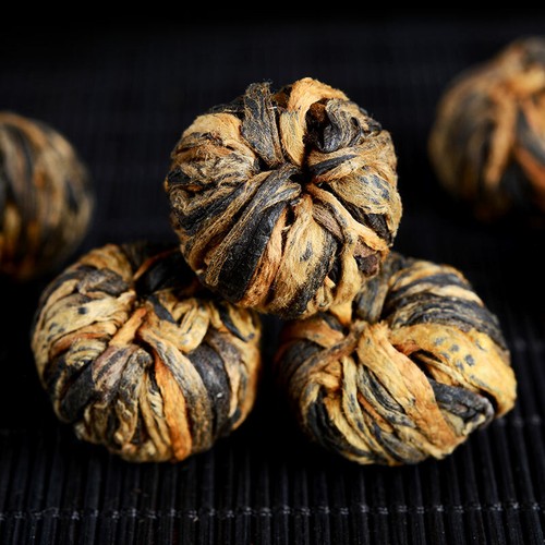 Thé Noir Dianhong Feng Qing En Galette 200g - Vieux Arbres Du Yunnan, Séché Au Soleil