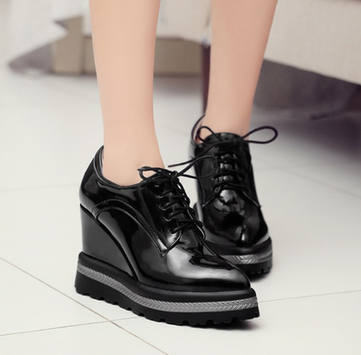 pointed platform sneakers