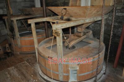 FOTO STAINSBY MILL - STEINE DIE BEIDEN STEINE SIND HIER ZU SEHEN BEIDE FUNKTIONIEREN AN EINER SLO