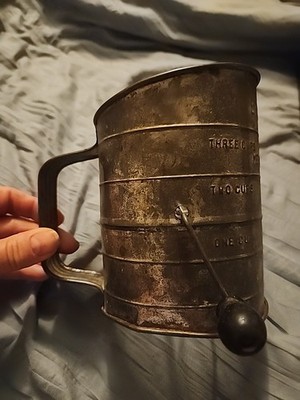 Operatable Vintage Classic  Jacob Bromwell Three Cup Tin  Flour Sifter