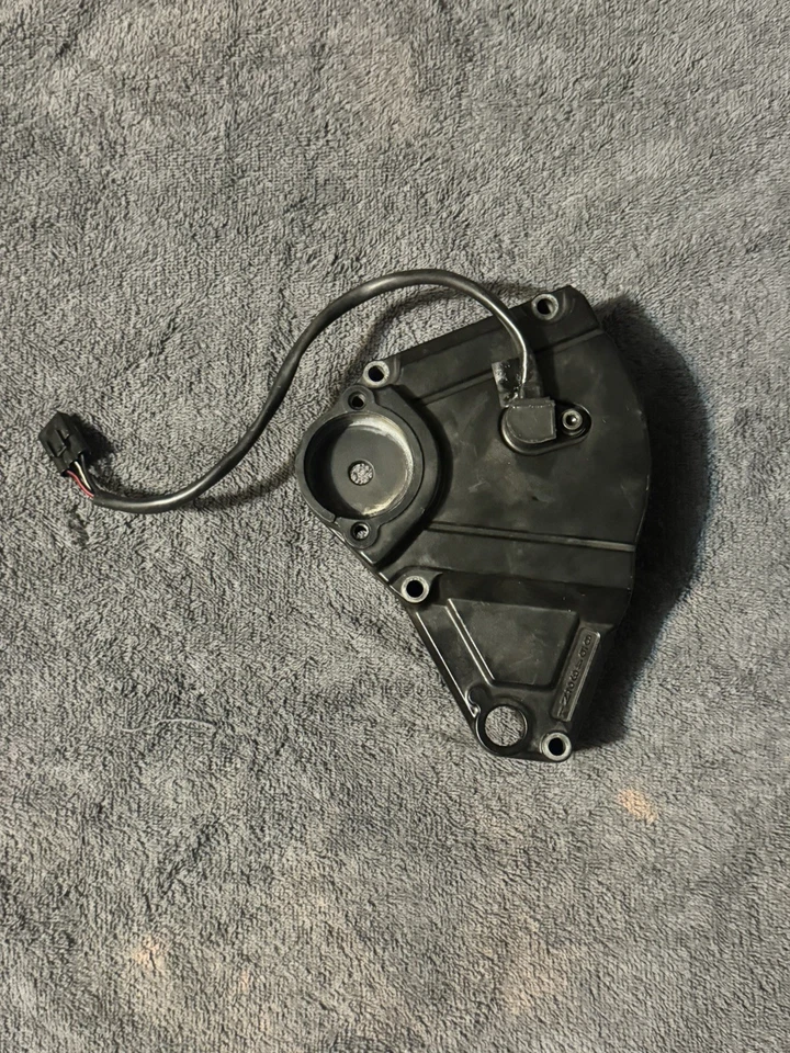 Suzuki GSXR 1000 2007 2008 OEM cubierta de cadena de piñón del motor delantero 11361-21H00 Foto 2 de 3
