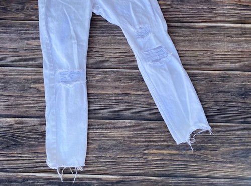 EUC H&M White Distressed Girlfriend Jeans | Gr. 28 | Low Waist | Raw Hem FREE SHI - Bild 8 von 11