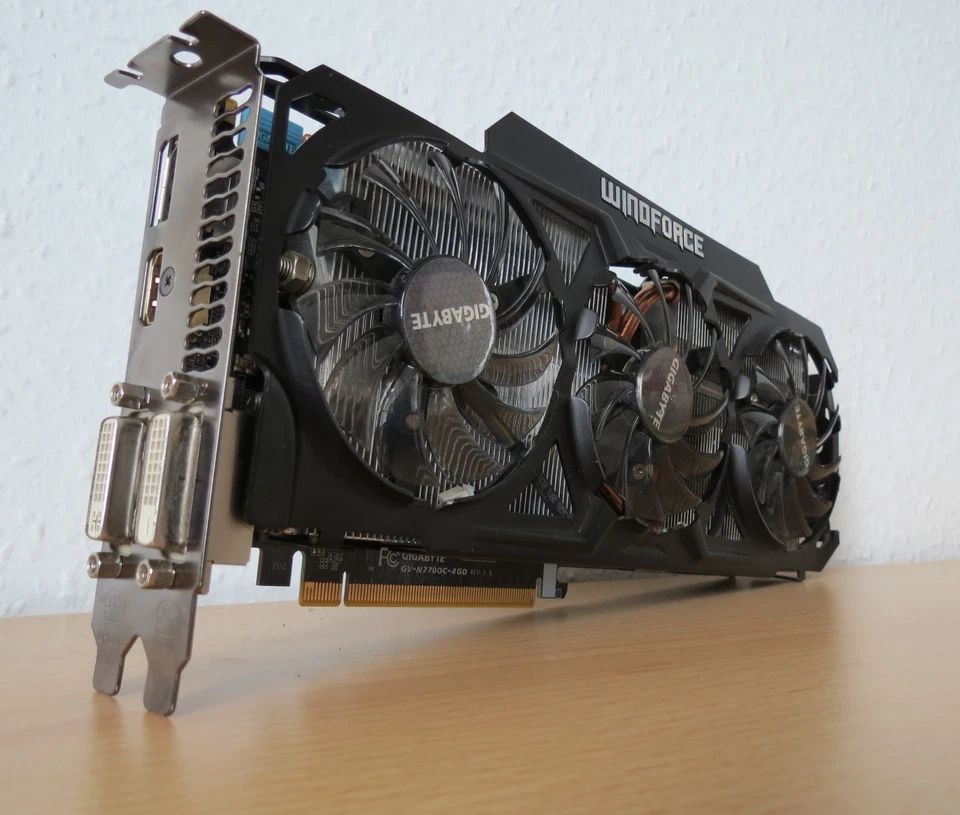 Gigabyte NVIDIA GeForce GTX 770 WINDFORCE GV-N770OC-4GD 4GB GDDR5 Graphics Card - Image 2 of 4