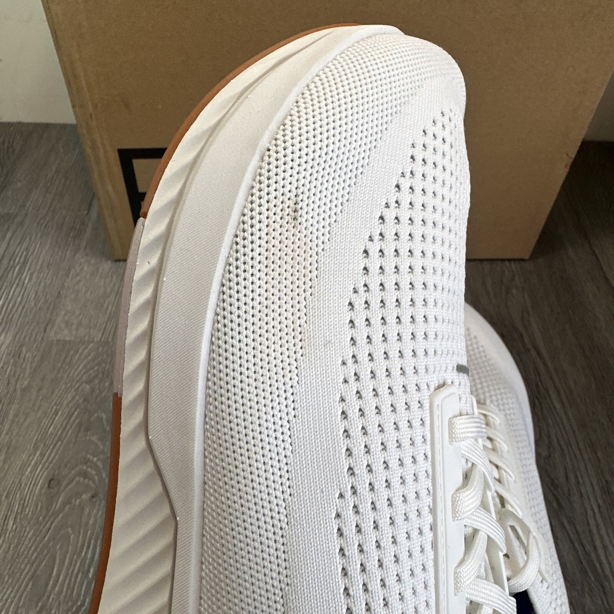 Flux Adapt Run White Gum Men 12.5 Women 14 Running Athletic  display picture 2