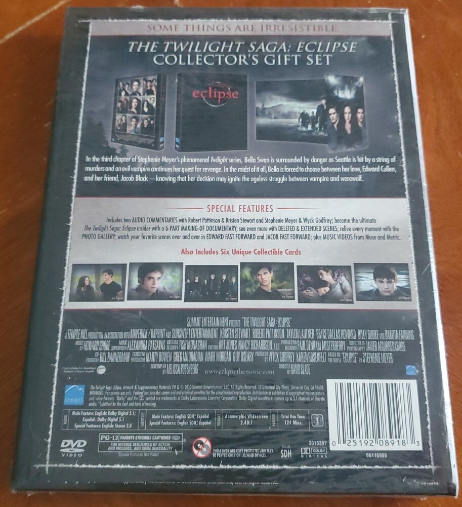 トワイライト　シリーズ Eclipse: The Twilight Saga DVD 2- Disc Collectors Gift Set
