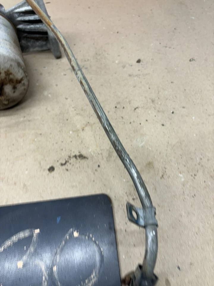 1981 1987 CHEVROLET GMC K10 K5 Diesel Fuel Filter Canister Mount Bracket M1008 - Image 3 of 4