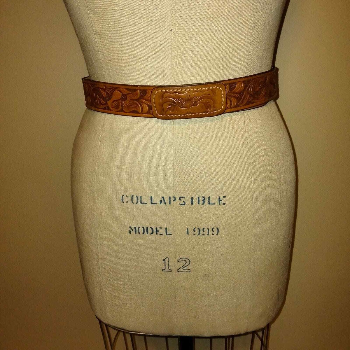 B Hereford Vintage Brown Tooled Top Grain Cowhide Leather  display picture 3