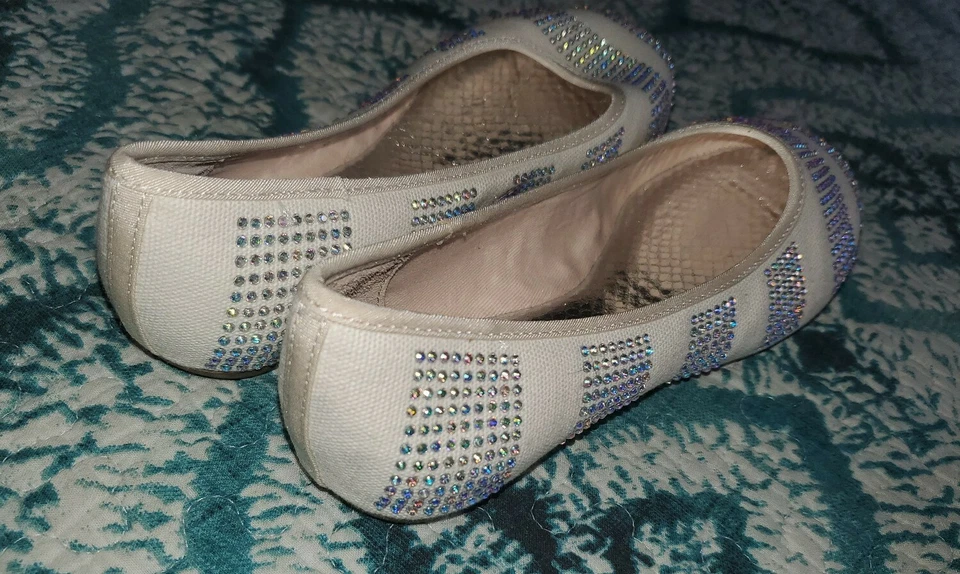 GB Niñas Ballet Blanco Plano Con Estrás Irradescente y Plantilla Plateada (U) Foto 3 de 4