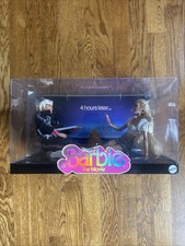 Barbie La Película Barbie y Ken Fogata Escena Paquete de 2 JBJ21 ✨ SE ENVÍA RÁPIDO