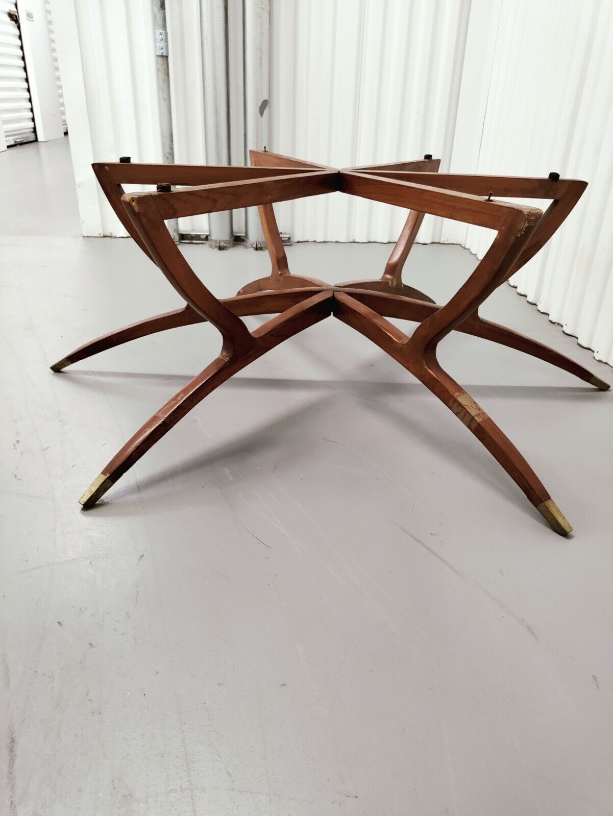 Habubu Spild Slik Vintage Mahogany Spider Leg Base Boho Moroccan Coffee Table It Was Made In... | eBay Habubu Spild Slik Vintage Mahogany Spider Leg Base Boho Moroccan Coffee Table It Was Made In... | eBay