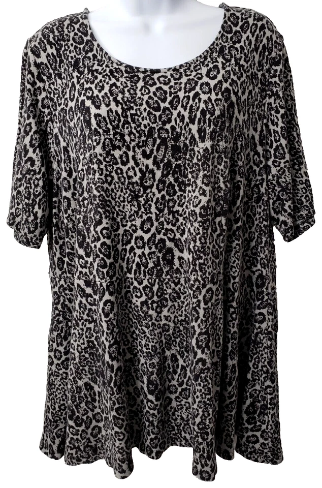 Camisa Top Tórrida Tejida Leopardo 3 3X 22 24 Plus Elástica Gris Estampado Animal Peplum
