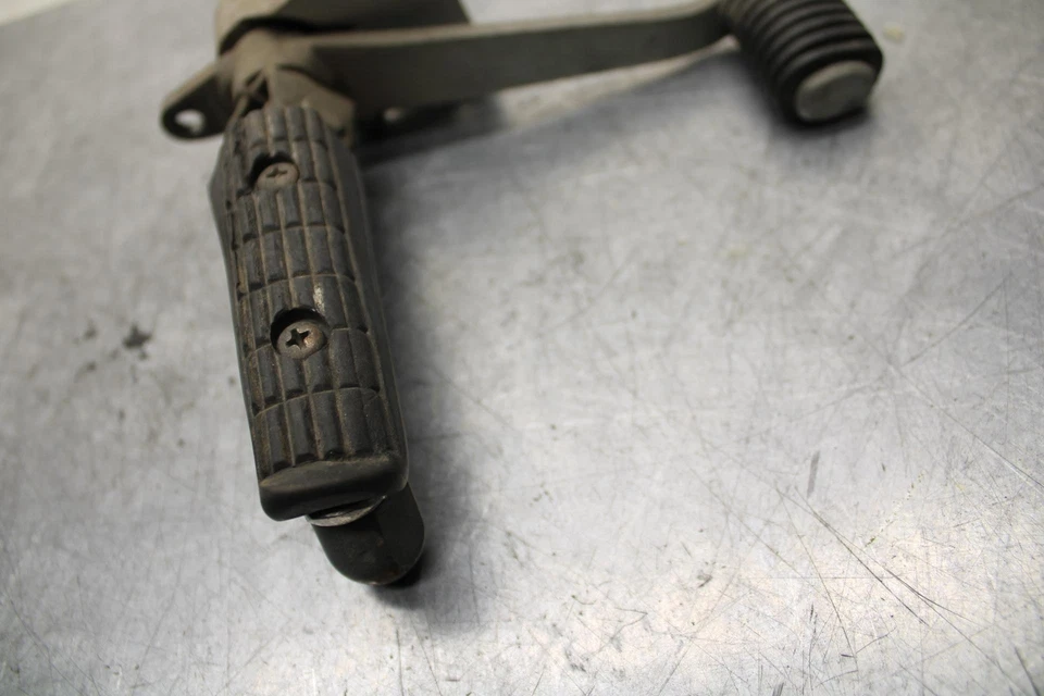 89-90 YAMAHA FZR600 JUEGO TRASERO DERECHO PEDAL CLAVIJA CONDUCTOR BB76 Foto 4 de 4