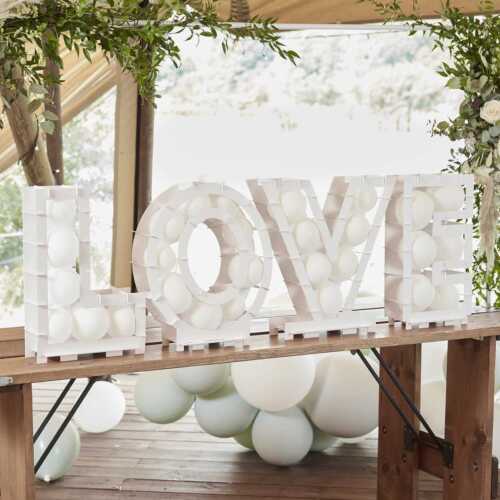 White 'LOVE' Wedding Freestanding Letters - 63cm tall x 2m wide - 第 1/3 張圖片