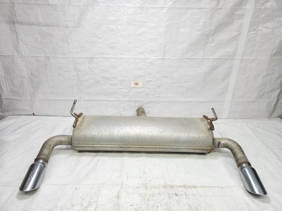 Resonador silenciador escape inferior trasero Jeep Cherokee 2014-2022 OEM 82195369 Foto 2 de 4