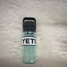 YETI Yonder 26 fl oz Clear Plastic Water Bottle Screw-On Lid Handle Reusable