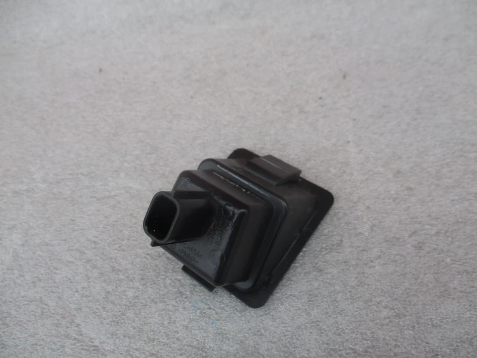 2022-2025 NISSAN FRONTIER LUZ MATRÍCULA TRASERA IZQUIERDA OEM LADO DERECHO Foto 3 de 4