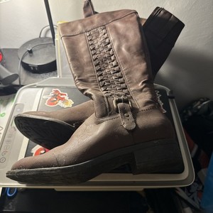 Women’s Boots Brown Size 8