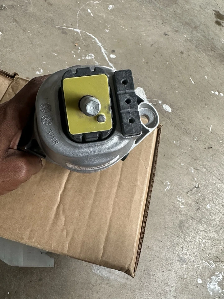 2014-2016 凯迪拉克 CTS Vsport RWD 3.6L-V6 发动机电机安装 84041456 — 第 4/4 张图片