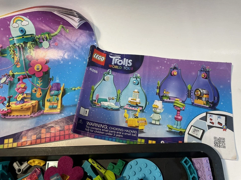 LEGO 41255 Trolls: Pop Village Celebration 99% Complete with Manual and Figs. - Image 3 of 4