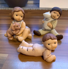 Goebel 3er Set Keramik Figuren Kinder mit Tie...