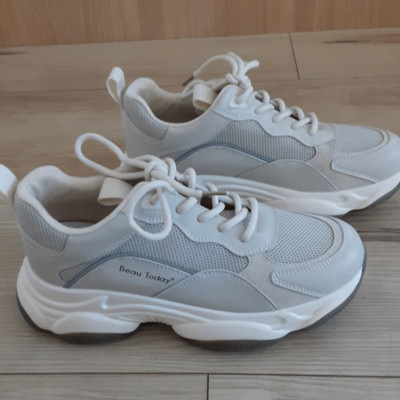 Beau Today Women's Chunky Sneaker, color Beige, size 8.5, NWOTS