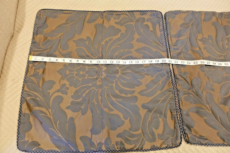 Sferra - Par de fundas de almohada cuadradas de damasco gris y tostado de 21" Foto 3 de 4