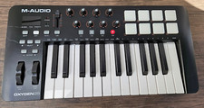M-Audio Oxygen 25 Keyboard Controller NO POWER ADAPTER R2