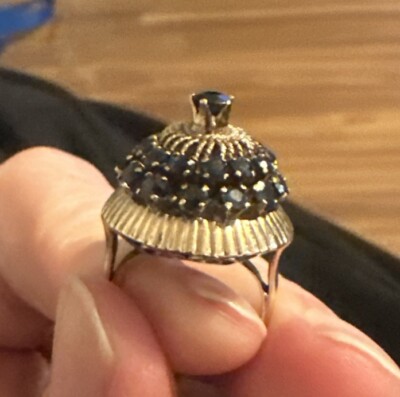 VINTAGE 1930 s  14K GOLD Sapphire PRINCESS DOME RING .