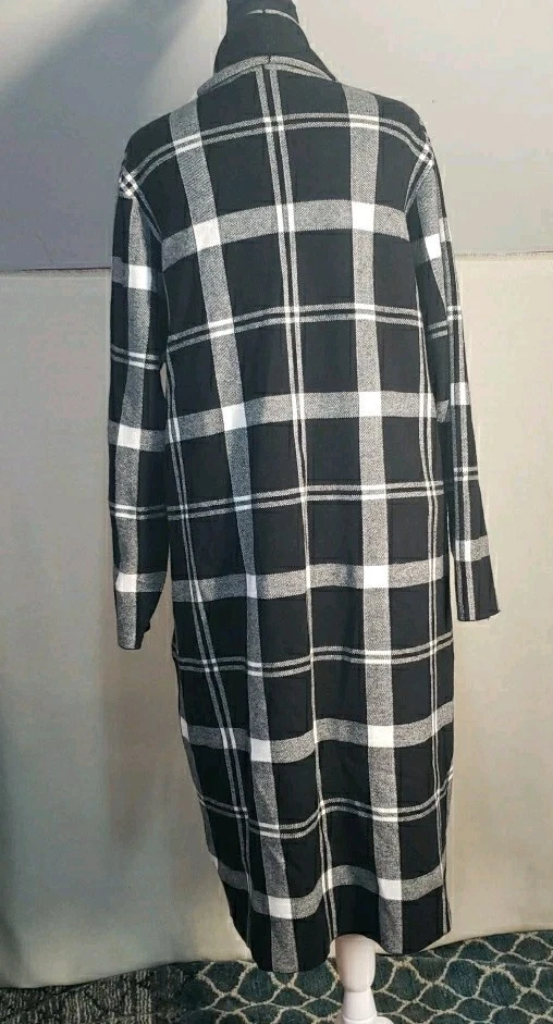 Adrienne Vittadini Women's Plus 2X Black White Plaid Open Long Cardigan Pockets  - Image 3 of 4
