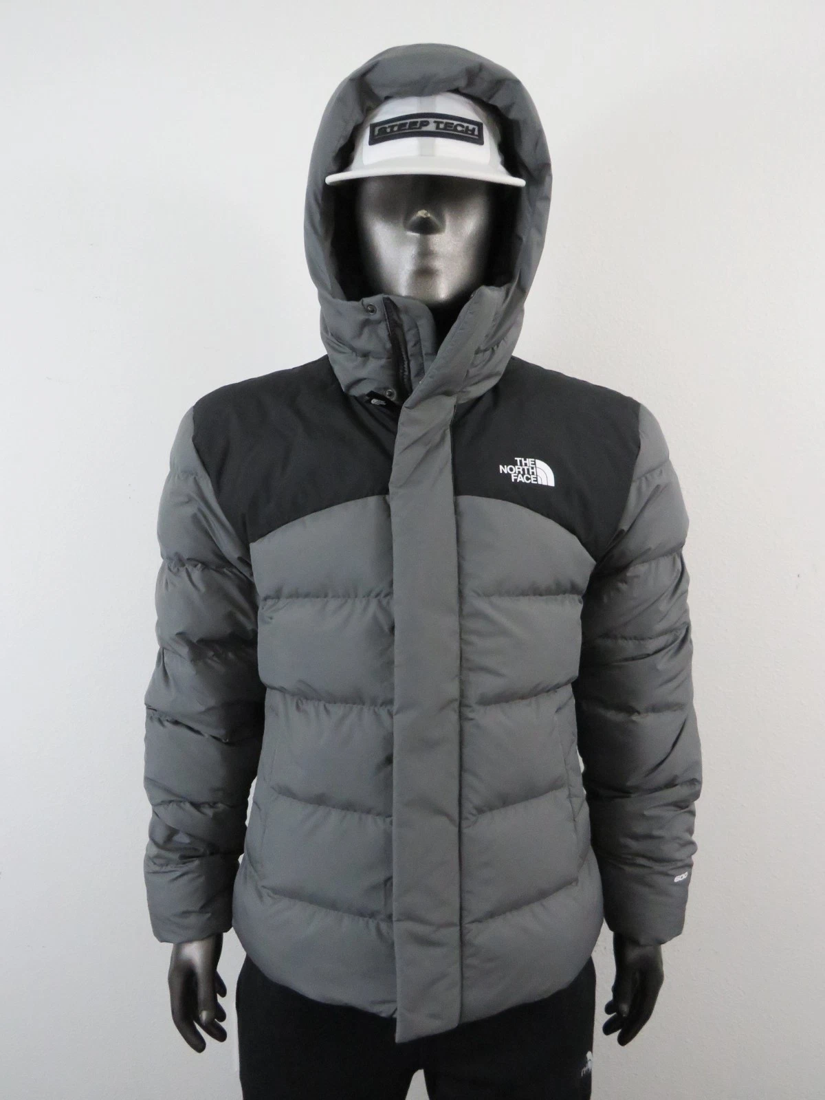 Mens The North Face Baltic Hoodie Insulated 600-Down Puffer Jacket - Grey $250
Opens in a new window