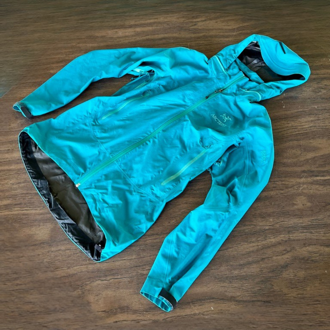 Arcteryx Goretex Paclite Shell Jacket Women  XS Waterproof Outdoor Hiking Shell image 7