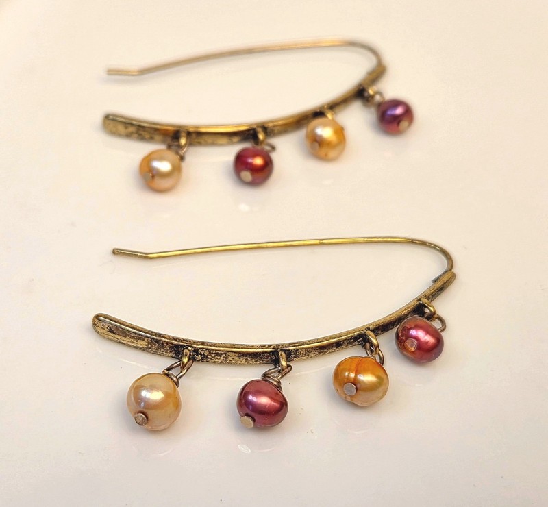 Peach & Ruby 5mm Freshwater Pearl Earrings on Antiqued Gold Tone Metal Earrings