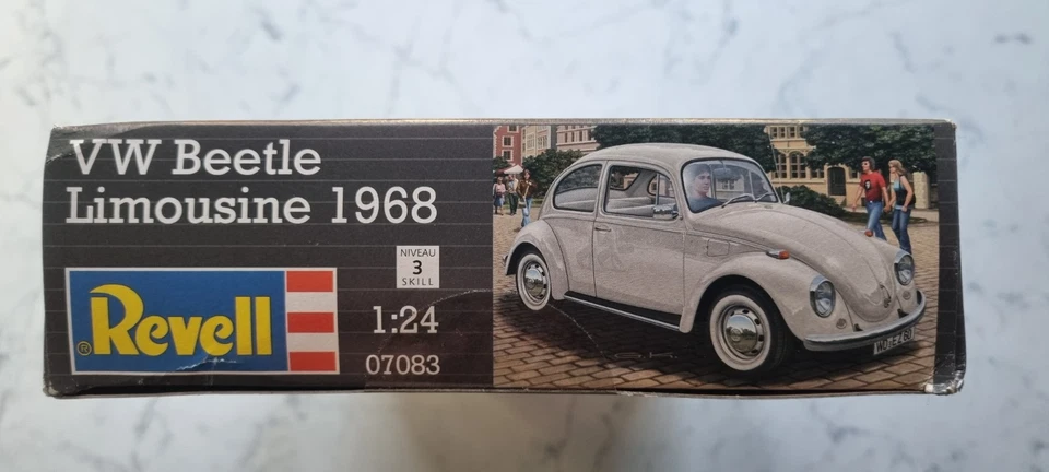 Revell - VW Beetle Limousine 1968 Modello Kit 1:24 - 07083 - Immagine 3 di 3