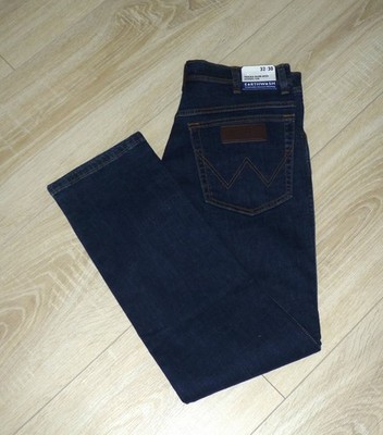 nagelneue Wrangler Jeans Modell Texas Slim in der Größe W32 L30 dunkelblau